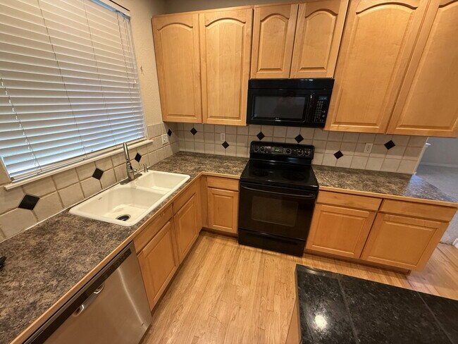 Building Photo - 8130 Lighthouse Ln