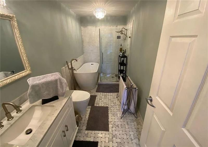 Building Photo - 572 Edgewood Ave SE