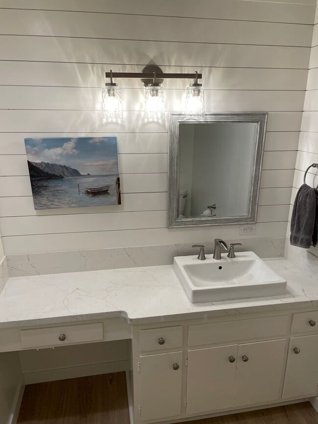 Building Photo - 2 Bedroom + 1 Bathroom Condo | Hueneme Bay | 55+ Community | Unfurnished