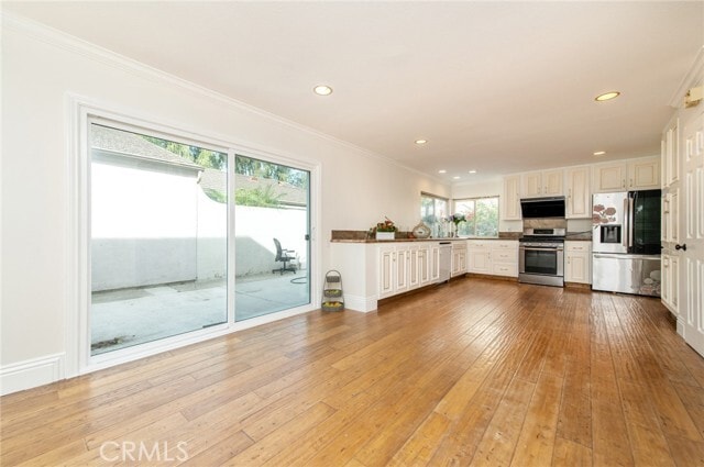 Building Photo - 14252 E Mall St