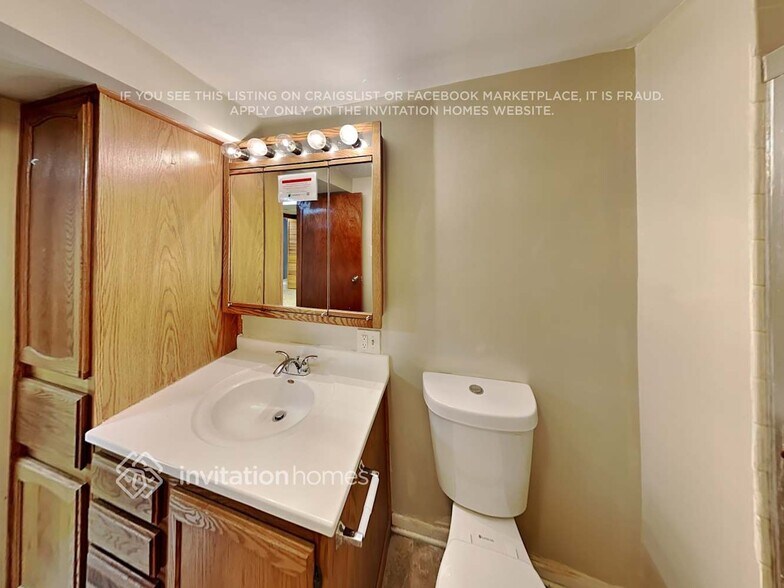 Building Photo - 671 Krenz Ave