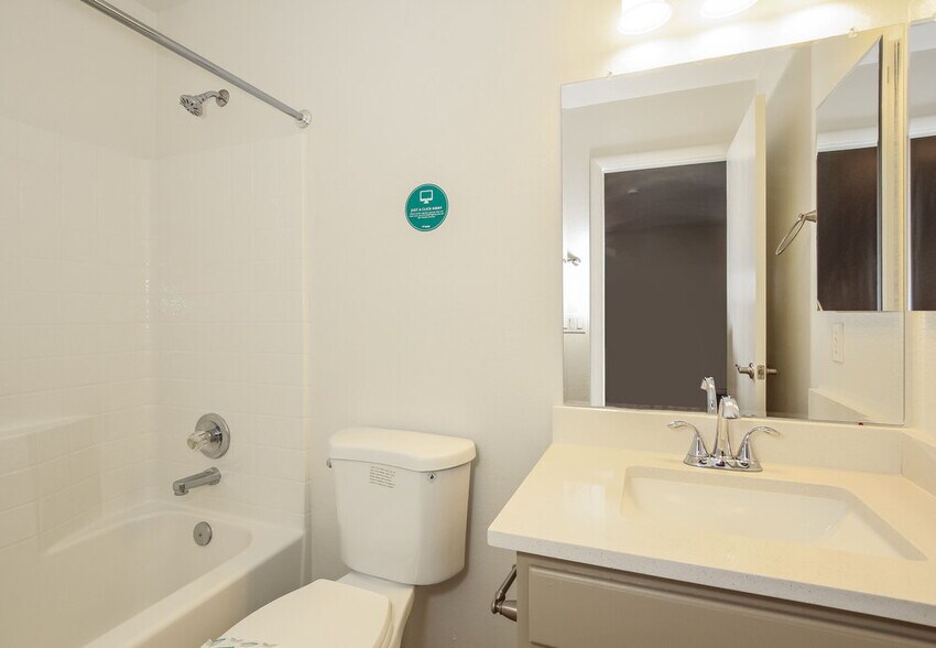 Building Photo - 2165 E Donald Dr