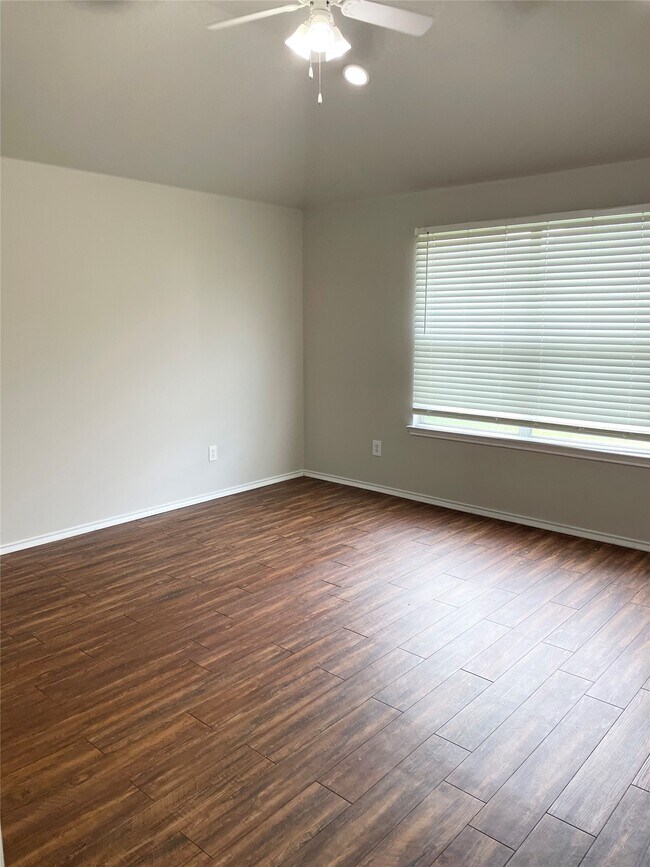 Building Photo - 2831 Sockeye Dr