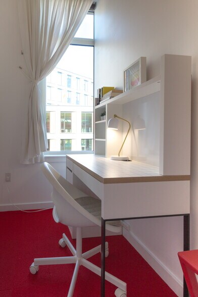 Flex Room Desk - 1255 NW 9th Ave
