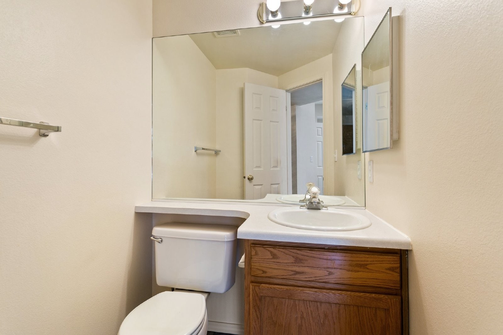 Building Photo - Spacious 4-Bedroom Home with Finished Base...