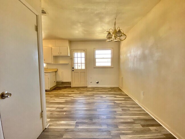 Building Photo - Pre lease option - available 6/10/2026