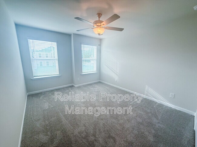 Building Photo - 124 Kobus Ct