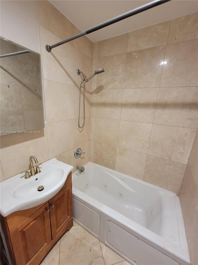 Building Photo - 1428 NW 6th Ave