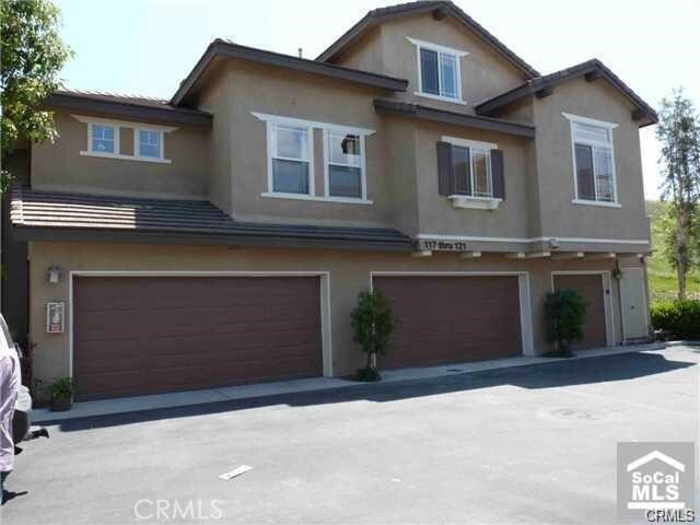 Primary Photo - 121 Chadron Cir