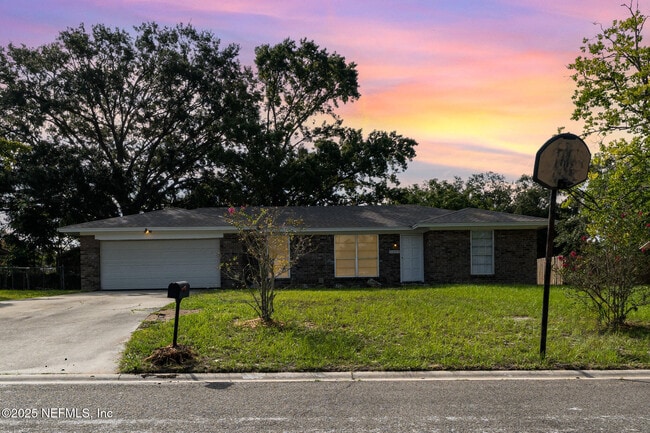 Primary Photo - 2805 Stagecoach Dr