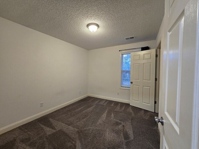 Building Photo - 982 Westfield Ct