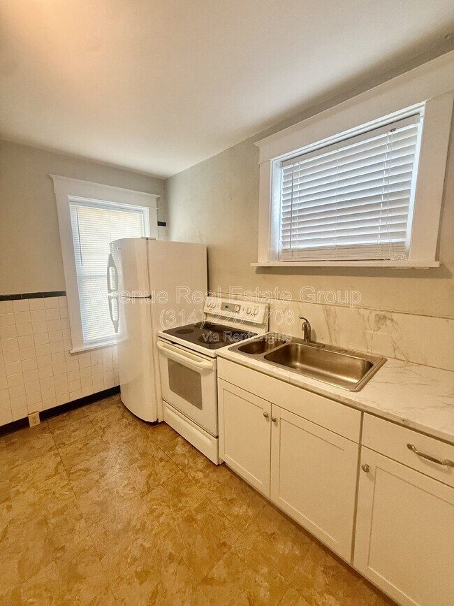 Building Photo - 2718 Hampton Ave