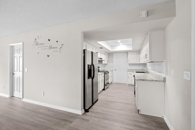 Building Photo - 7907 Sebastian Rd