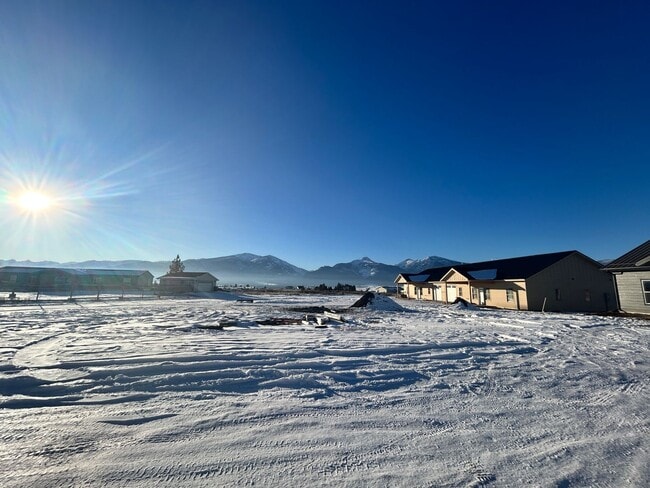 Building Photo - 487 Ashleigh Ln