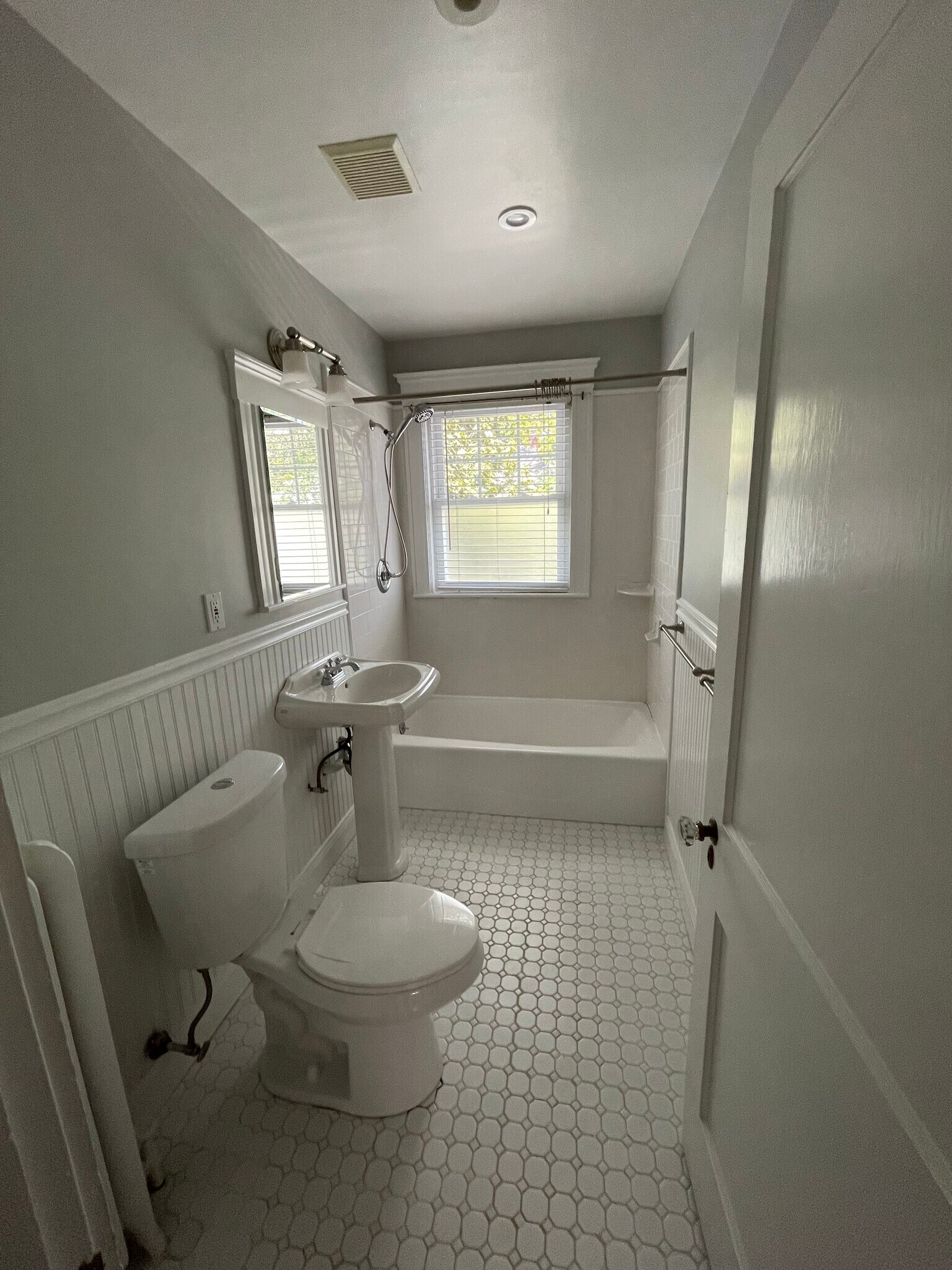 bathroom - 36 Gerald Rd