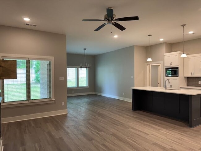 Building Photo - 5021 Springwood Cir