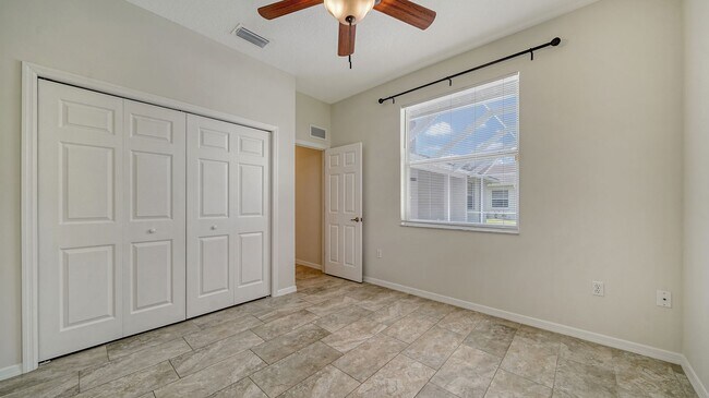 Building Photo - 4-Bedroom Home with Pool in Eastlake Commu...