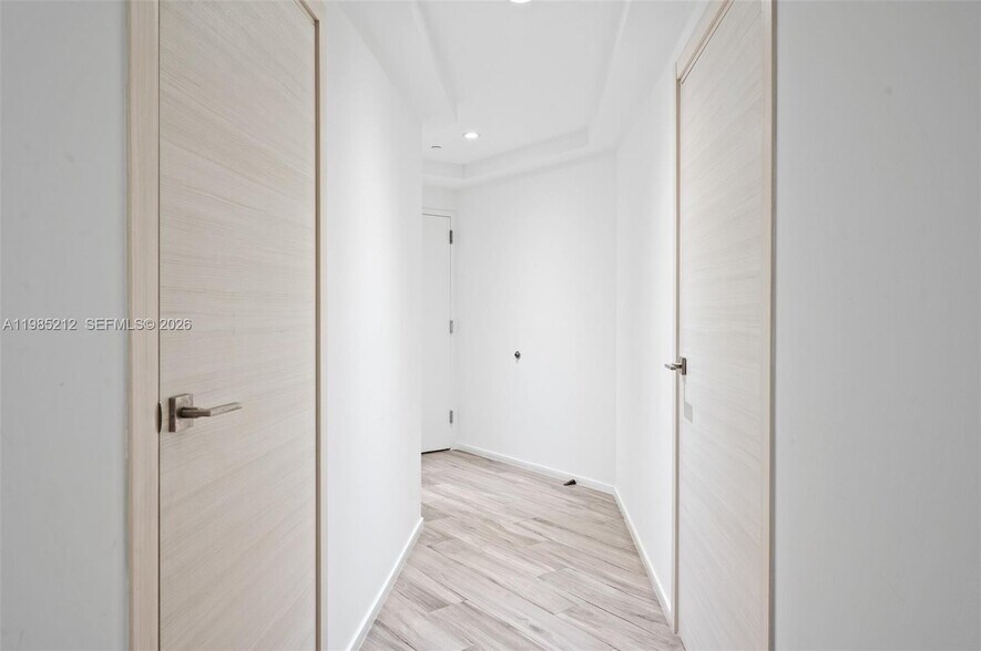 Building Photo - 801 S Miami Ave