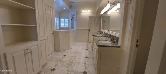 Building Photo - 5892 Indian Crest Cir