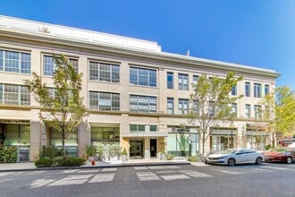 Building Photo - Amazing 2+2 in Logan Cirlce, NW DC