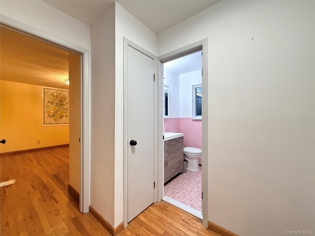 Building Photo - 15 Norfolk Ct