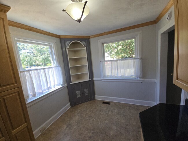 Building Photo - 229 S Blake Rd