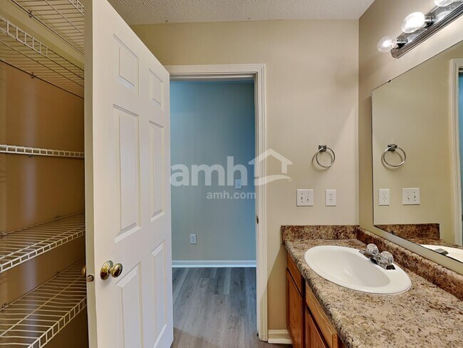 Building Photo - 10825 Spring Green Dr