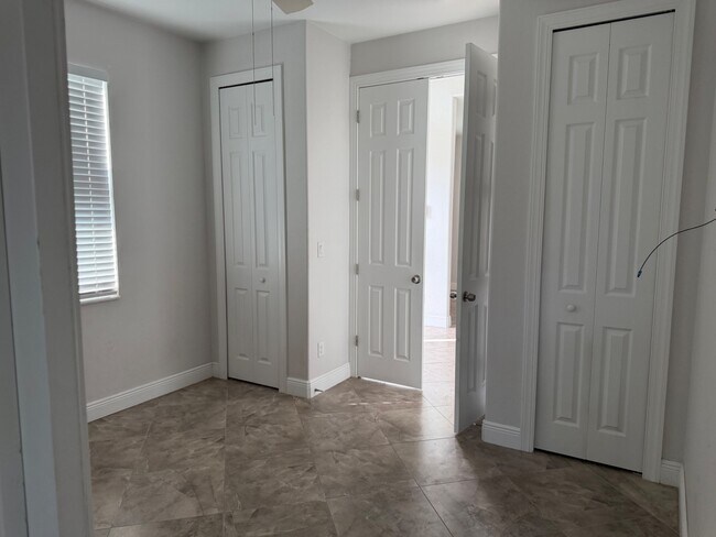 Building Photo - 356 Hermosa Ave