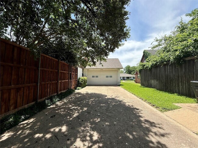 Building Photo - 13455 Mill Grove Ln