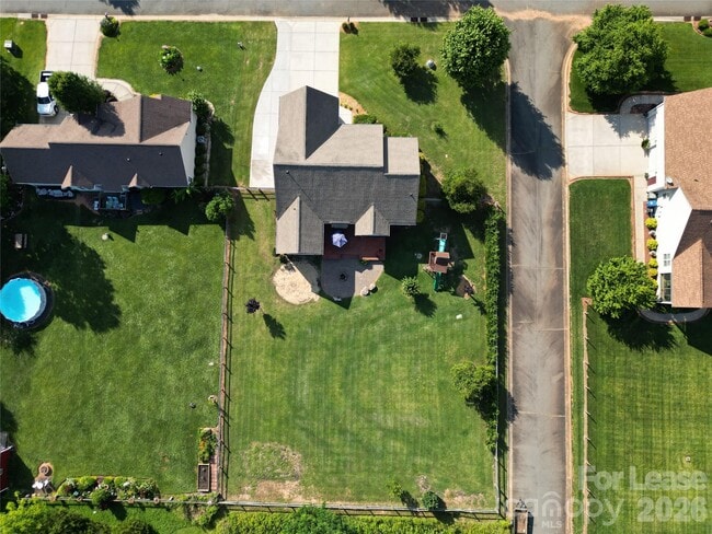 Building Photo - 141 Logan Ridge Dr