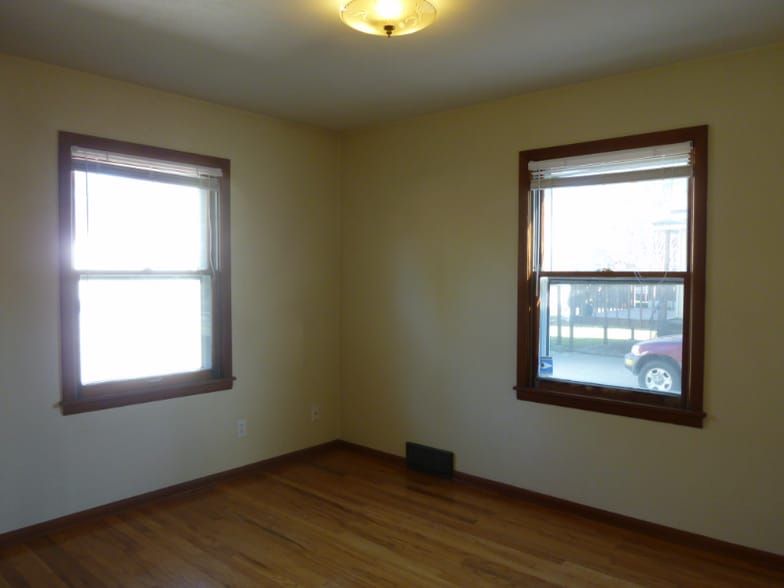 Building Photo - 719 E 35th Ave