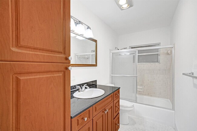 Building Photo - 5140 SW 40th Ave