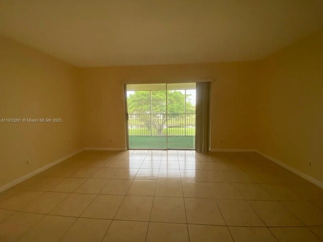 Building Photo - 6890 Royal Palm Blvd