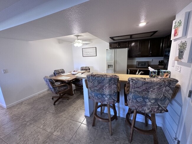 Building Photo - 441 Moser Ave