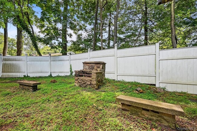 Building Photo - 731 Manette Ln