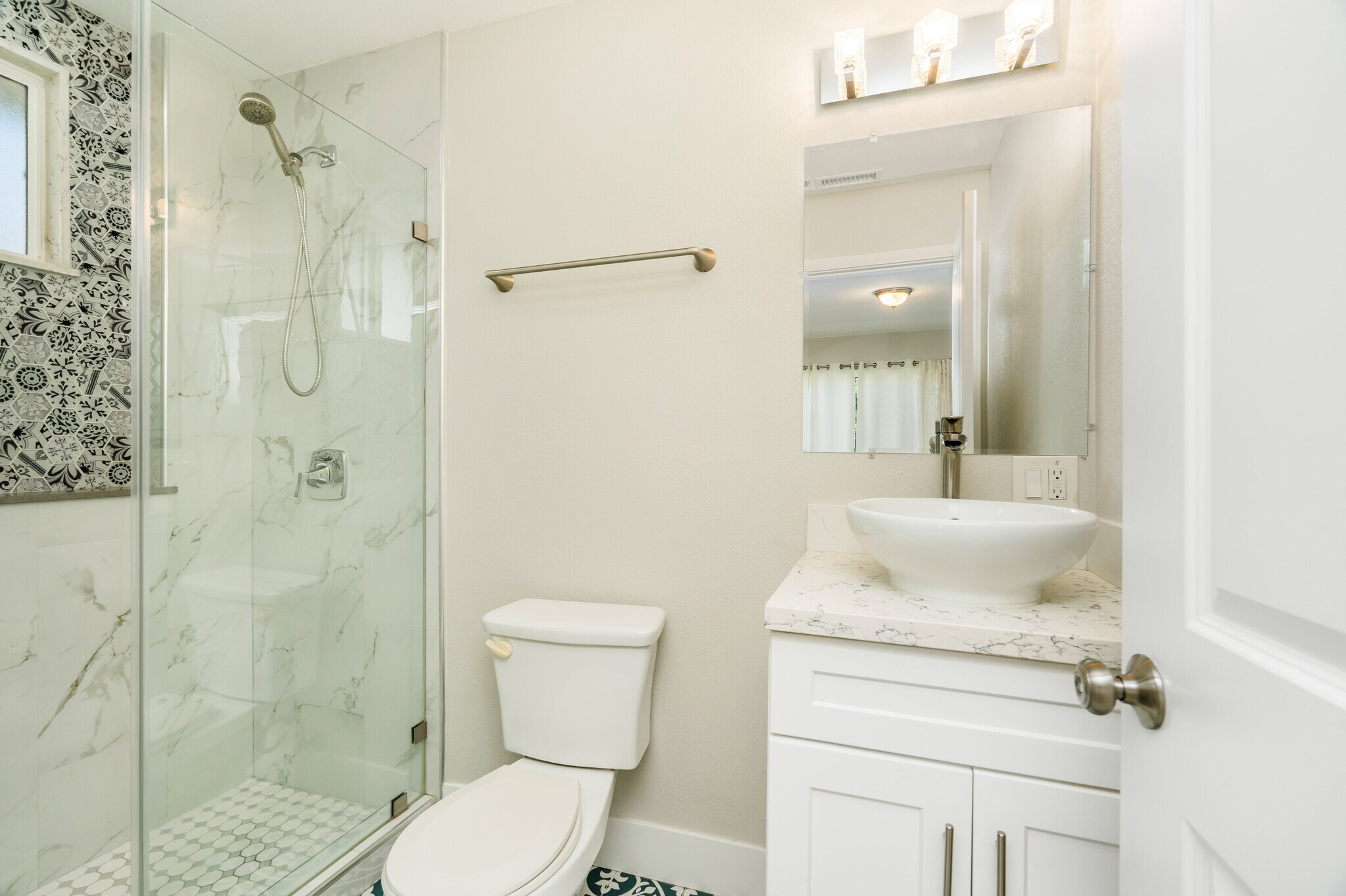 Building Photo - 6714 Amigo Ave