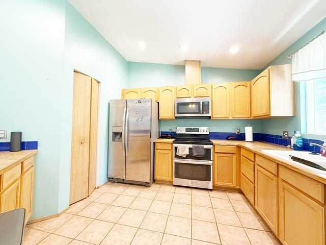 Building Photo - 2949 Sprague St