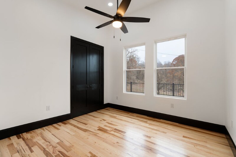 Building Photo - 92 Riverside Dr