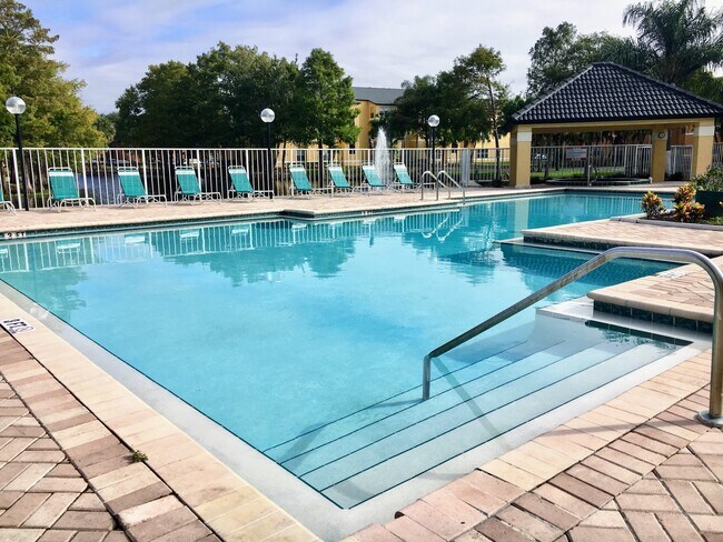 Building Photo - V2235