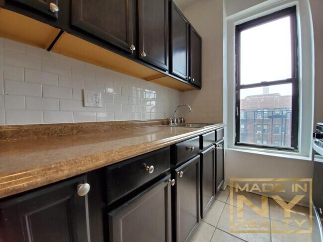 Primary Photo - 1 bedroom in ASTORIA NY 11106