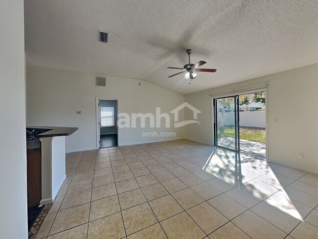 Building Photo - 3753 Woodbriar Dr