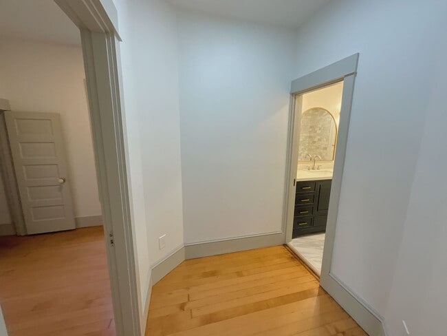 Building Photo - Stunning 3 Bedroom home in Everett