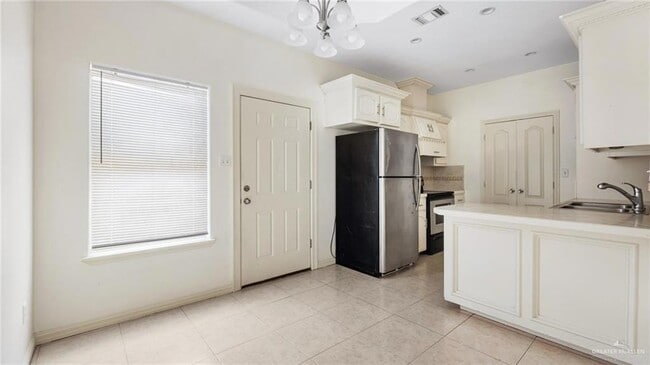 Building Photo - 2013 Agua Fina Ave