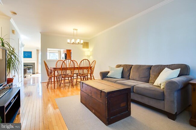 Building Photo - 12867 Mill House Ct