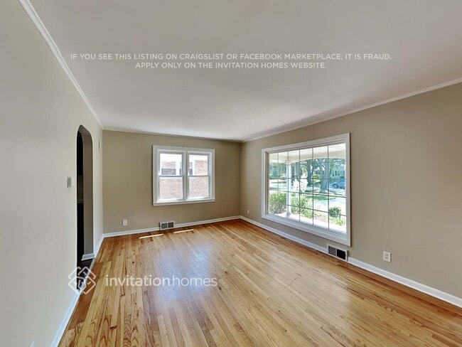 Building Photo - 410 Mors Ave