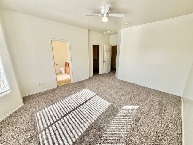 Building Photo - 314 S 117th Dr