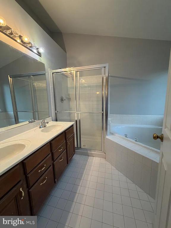 Building Photo - 6641 Creek Point Way