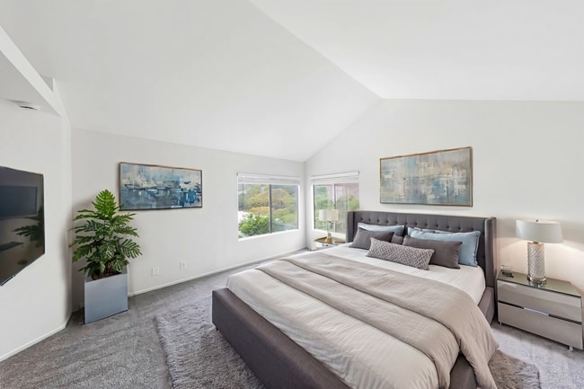 Building Photo - 3 Bedroom home located in the sought-after...