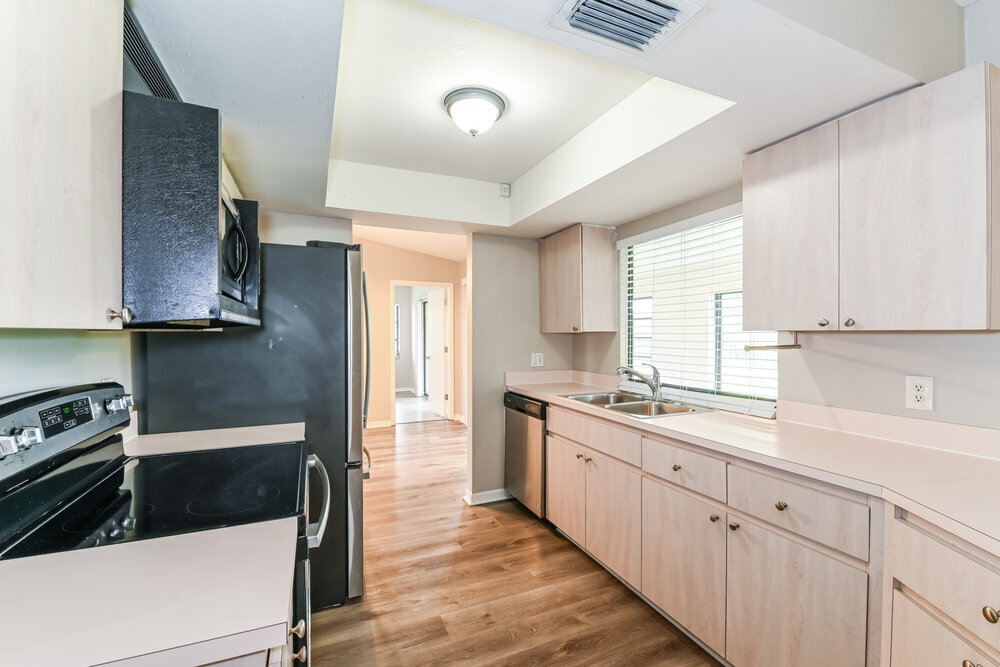 Building Photo - 2529 SW 15th Pl