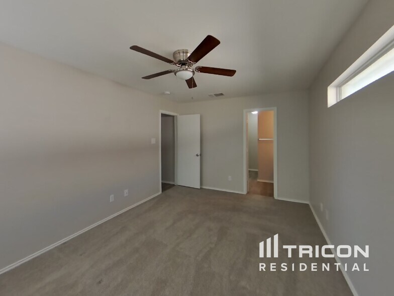 Building Photo - 10607 Shaencrest